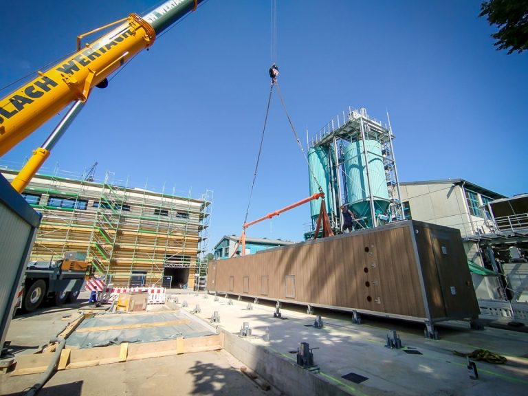 Aufstellen der Schlammtrocknungsanlage